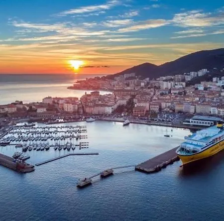 Ajaccio Vielle - 4 Personnes *