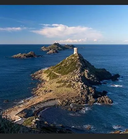 Vielle - 4 Personnes Daire Ajaccio (Corsica)